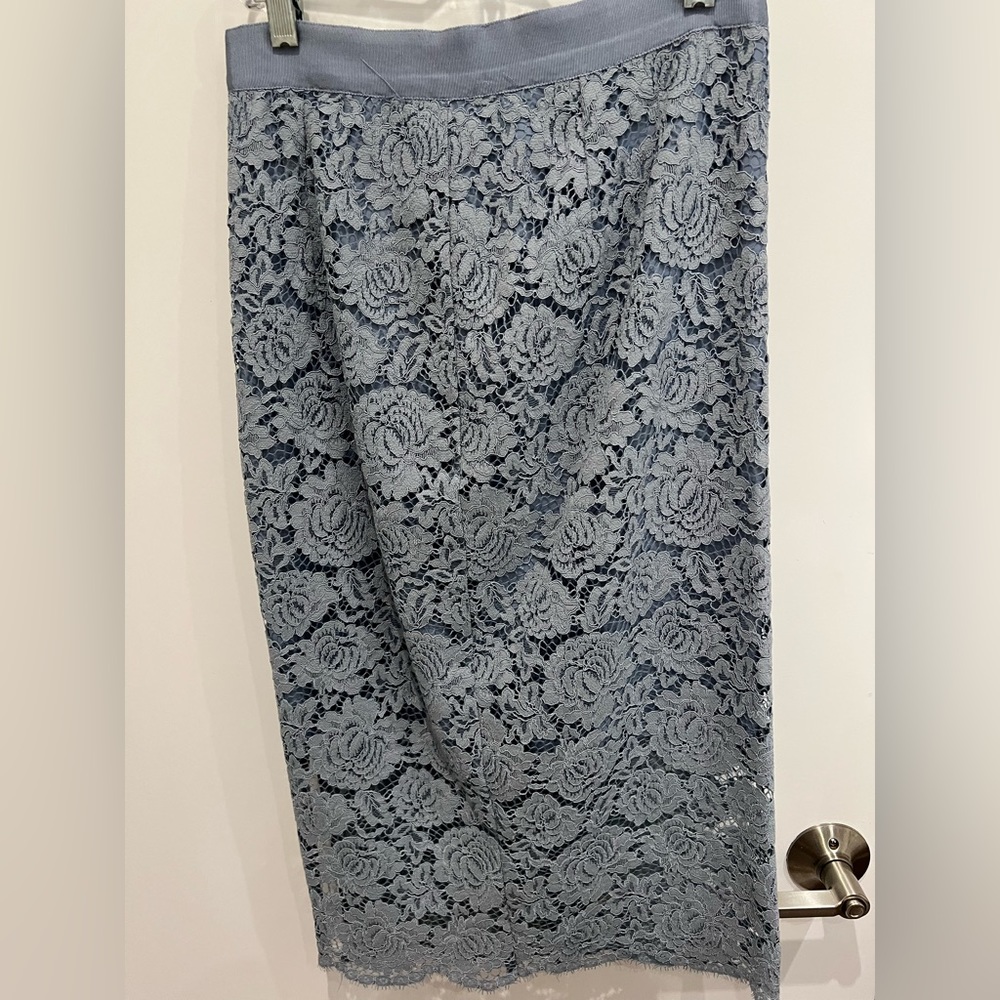 This gorgeous light blue delicate lace skirt is extremely comfortabl